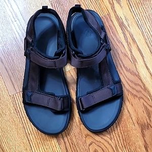 Docker Sandals Size 12